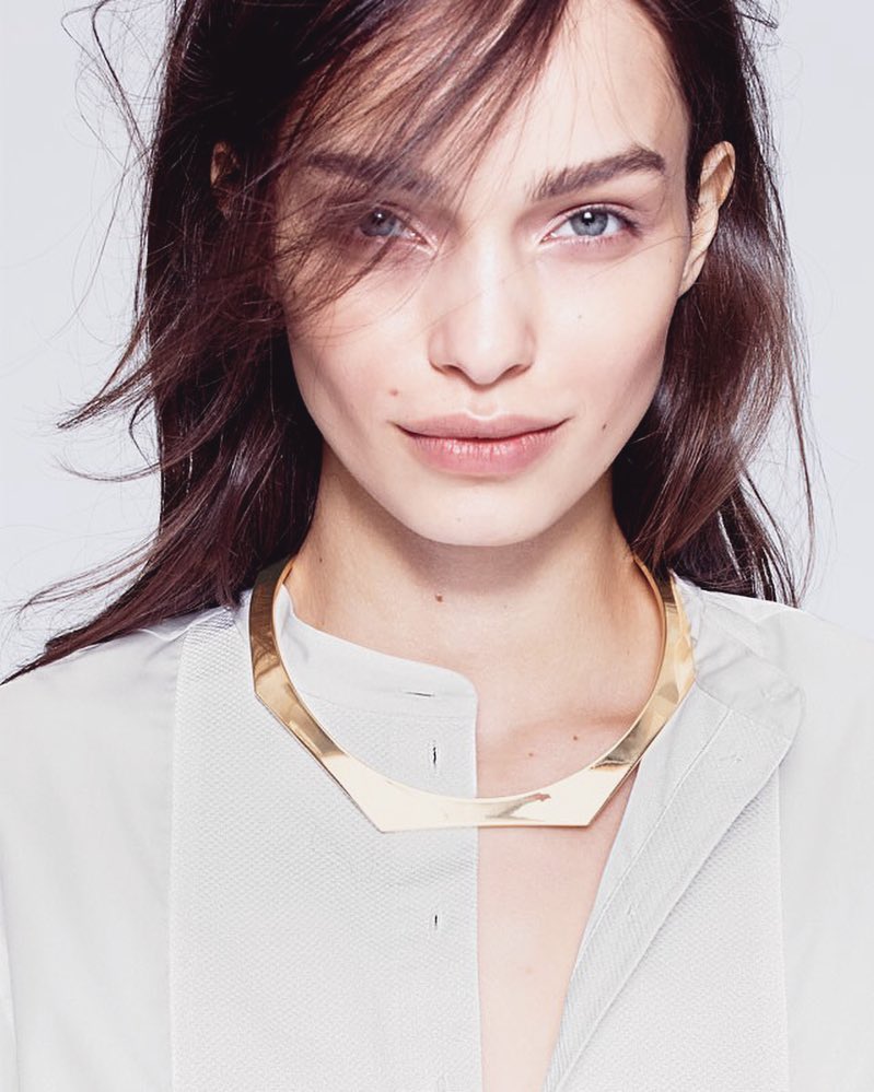 MarvelAtMyTouch's tweet image. // Good afternoon, family and friends. I'm sorry it's been so long since I've been here. I would like to get Renesmee going again, so please, reach out to me if you're still around and interested in writing.