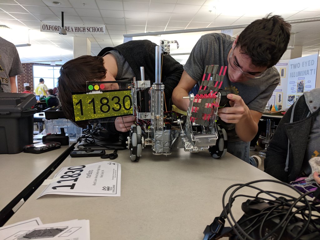RedLionRarBots's tweet photo. Doing a last minute wiring check. Excited to see how our second competition goes! #roverruckus https://t.co/6tYjLRzJ4e
