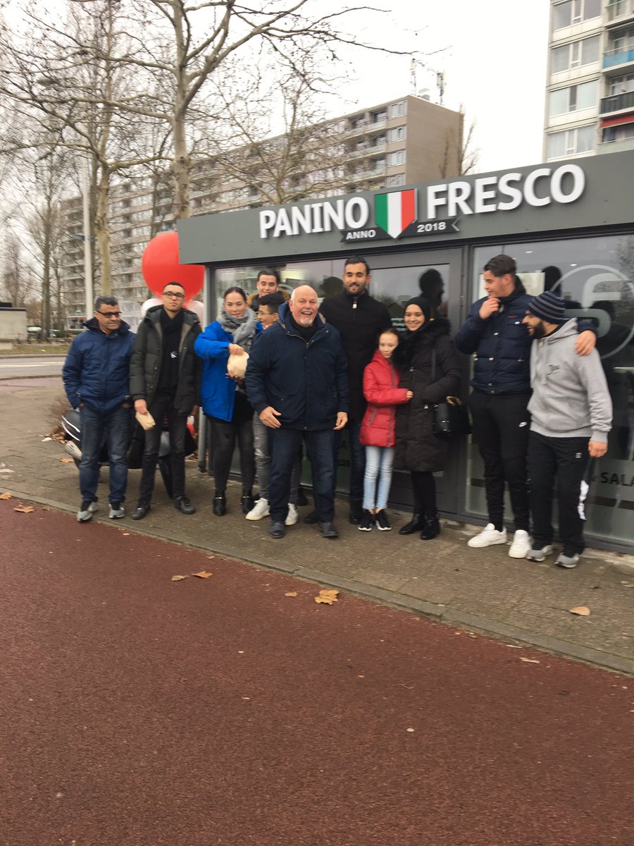 Panino Fresco heeft vandaag zijn deuren geopend. Wauw wat een opkomst #Panino Fresco# verse broodjes#pizza’s#smoothies#Halal#