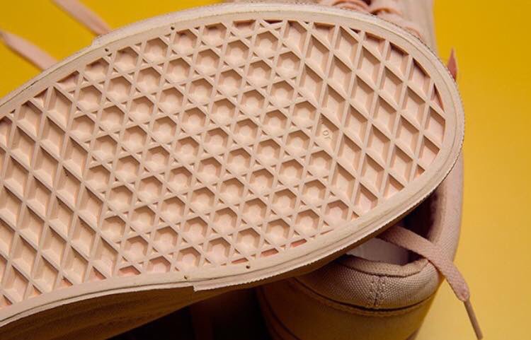 KPislaengam's tweet photo. 🏂🛹 2018 Original Vans Old Skool all Pink / Blue VN0A31Z9KZK /ZH 🛹🏂

Size : EUR 36-44 
📦มีกล่อง  🧾ใบเสร็จ 🎞 กระดาษห่อรองเท้า

💸 ราคา 3,290 บาท 💸 Line kanithappp https://t.co/r4eQ4ET1CU
