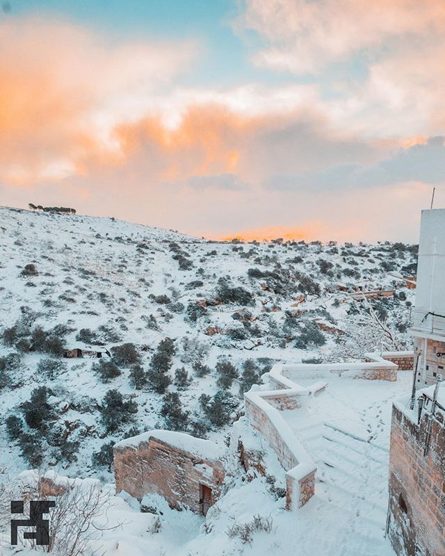 GiulioPct's tweet photo. Paesaggio eloquente che lascia senza fiato.
-
-
#puglia #taranto #ginosa #italy #southitaly #snow #sun #amepiaceilsud #giuliopacente #volgotaranto #volgopuglia #vivopuglia #vivotaranto #ig_taranto #ig_puglia #landscape #landscapephotography #nature #natu… https://t.co/LUIA4BgmPm https://t.co/Q6hMQqFFXy