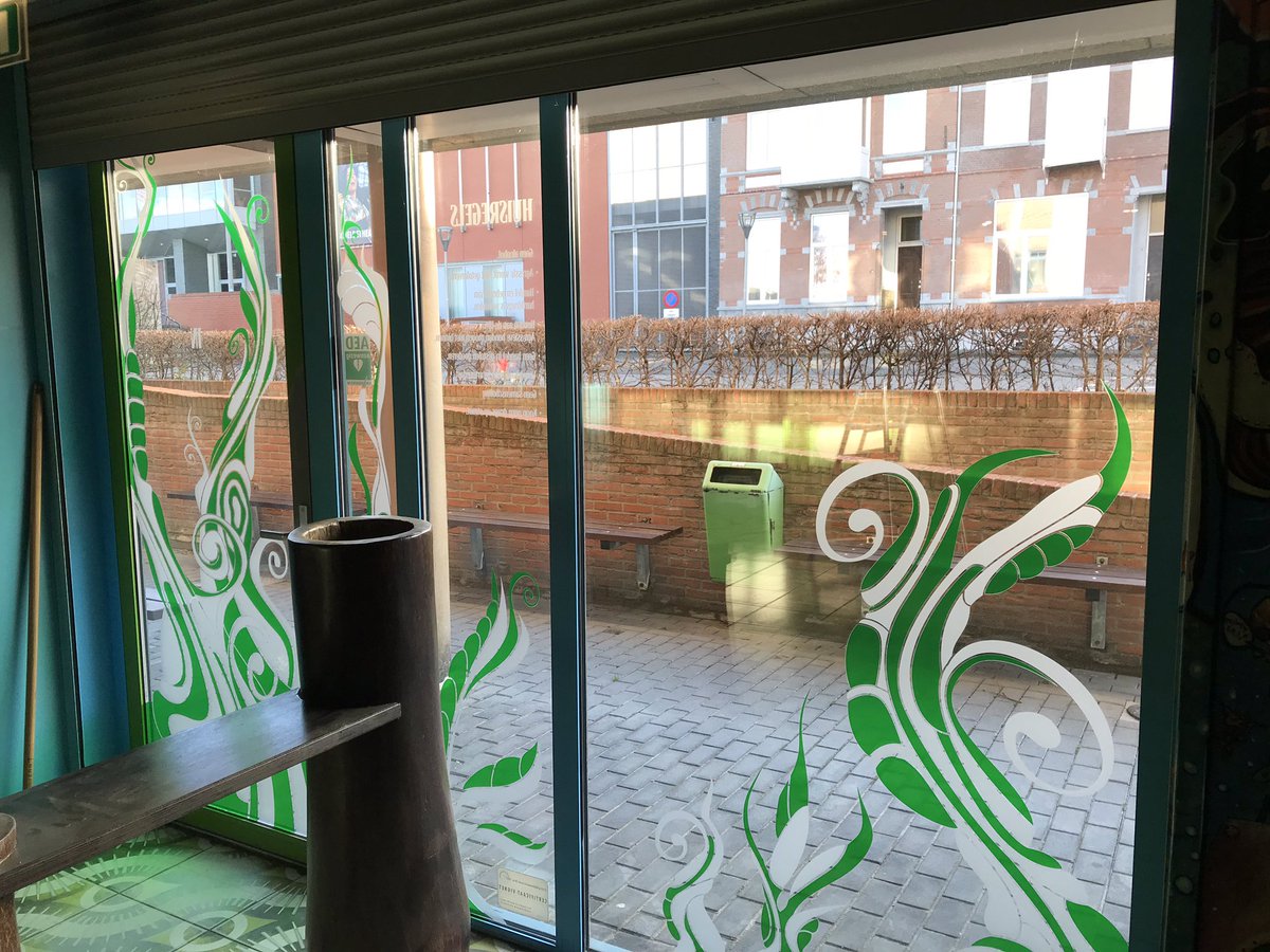 DeKalefater's tweet photo. Wachten op het Ja-woord van de @Gem_Terneuzen. #barista #lounge #infotheek #cannawijzer #highlife #cbd #cannabis #2019 #terneuzen https://t.co/RdwY25WXfu
