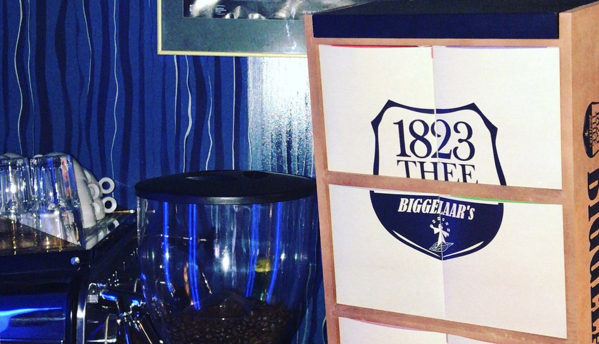 DeKalefater's tweet photo. Wachten op het Ja-woord van de @Gem_Terneuzen. #barista #lounge #infotheek #cannawijzer #highlife #cbd #cannabis #2019 #terneuzen https://t.co/RdwY25WXfu