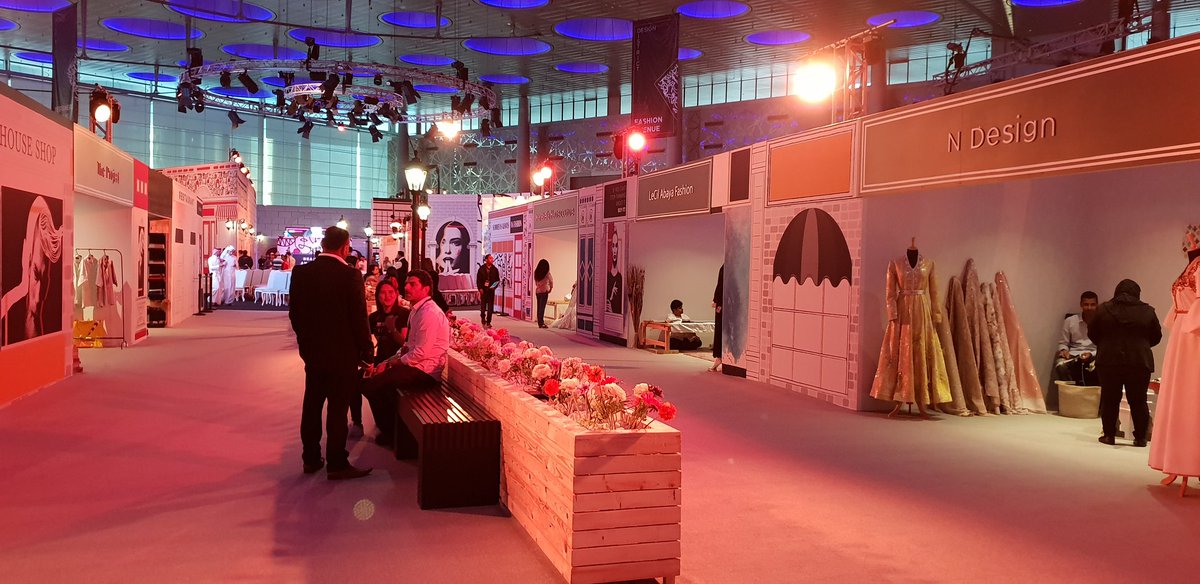 ILQLive's tweet photo. #ShopQatar #DesignDistrict is open (5 - 12 jan) at @Deccqatar...if you're into fashion and make up, it's the ultimate place to be... #popupshops, #cafes, #fashionshows, #makeupmasterclasses & more!!! @QatarCalendar https://t.co/VxbtDpfrAW