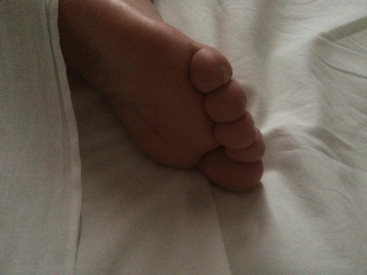 hunter_002's tweet photo. @piesapestosos @malefeetsIave @MaleFoot estos pies me encantaron https://t.co/Lv6sWr1SxQ
