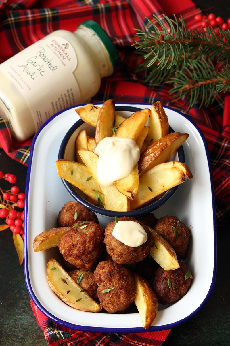 Polpette e patate abbinamento davvero irresistibile ;) saygood.it/2018/12/21/pol…  #MaineMade #stonewallkitchen #jamwithus #makewithstonewallkitchen <a href="/StonewalKitchen/">Stonewall Kitchen</a> <a href="/saygoodITA/">saygood</a> #homewithstonewallkitchen #alpesselection #saygood #ad