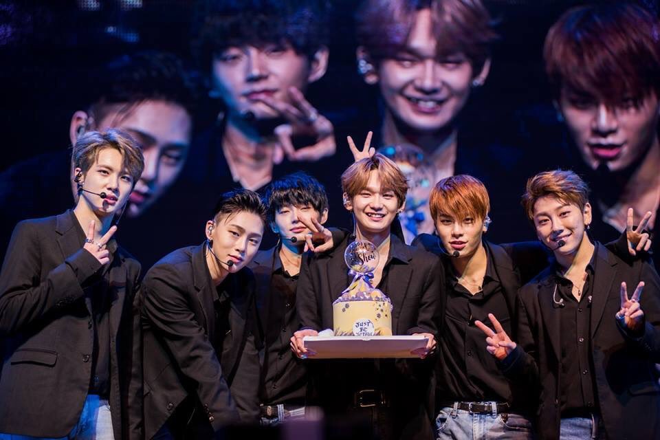 oneyearago_JBJ's tweet photo. ｡ﾟﾟ･｡･ﾟﾟ｡ #켄타 #김용국 #김상균
。  180106 #JBJ #노태현 
　ﾟ･｡･ﾟ #김동한 #권현빈 https://t.co/0Nt31wzkAz