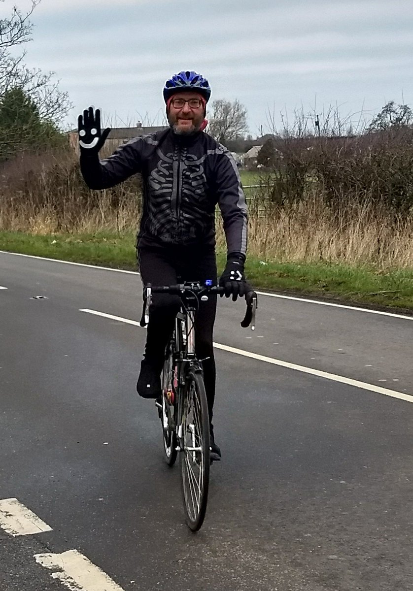 Dr_Brick_Nerd's tweet photo. She took me on a ride to a cafe for breakfast and then on to another for #BreakfastPudding. I #SpreadTheGlove with my birthday pressie from my bro https://t.co/g99JKMIlD5