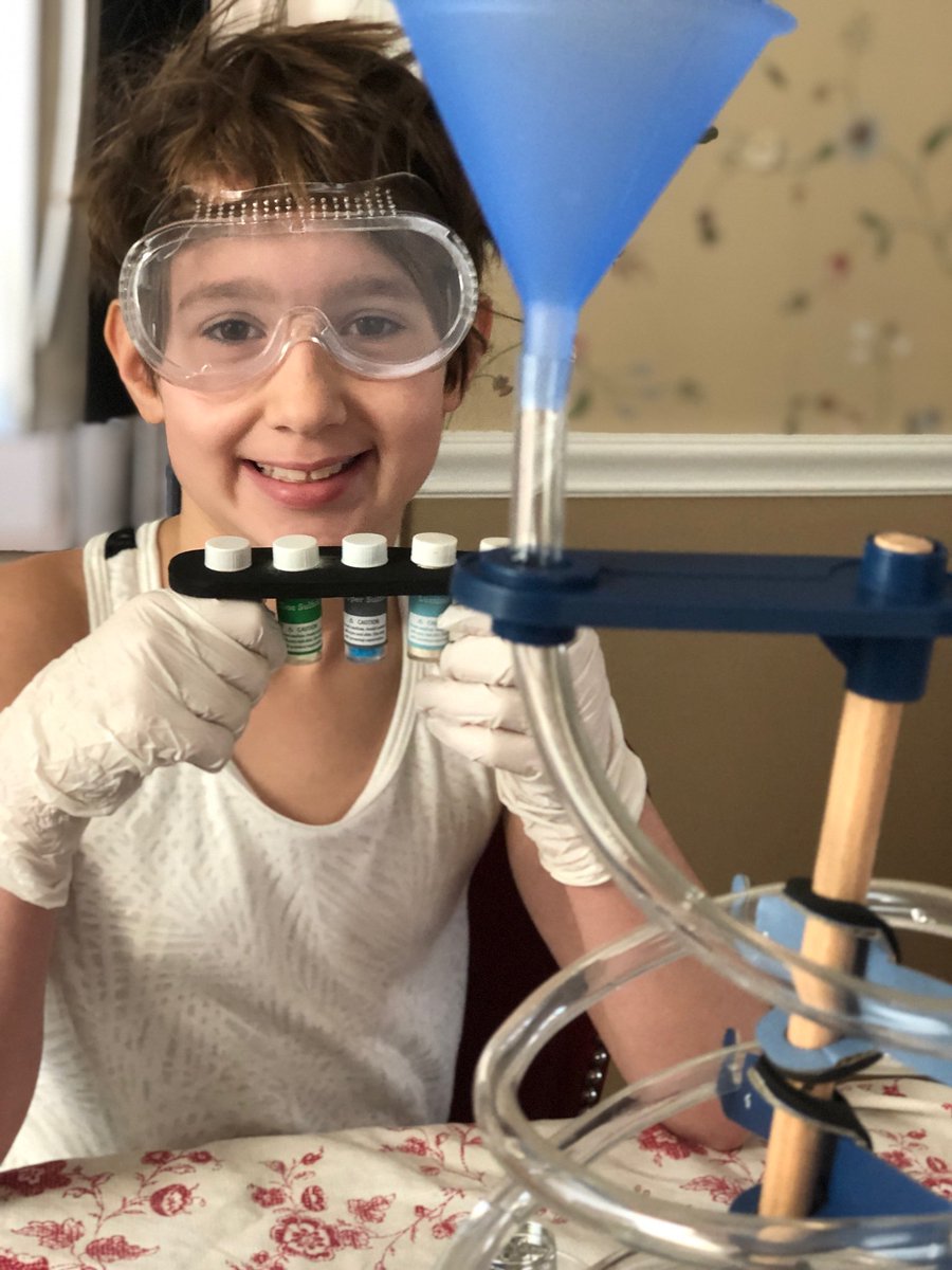 brianengle's tweet photo. Saturday morning #sciencefun Love exploring the #glowlab during winter break! https://t.co/uTH56tFL9t