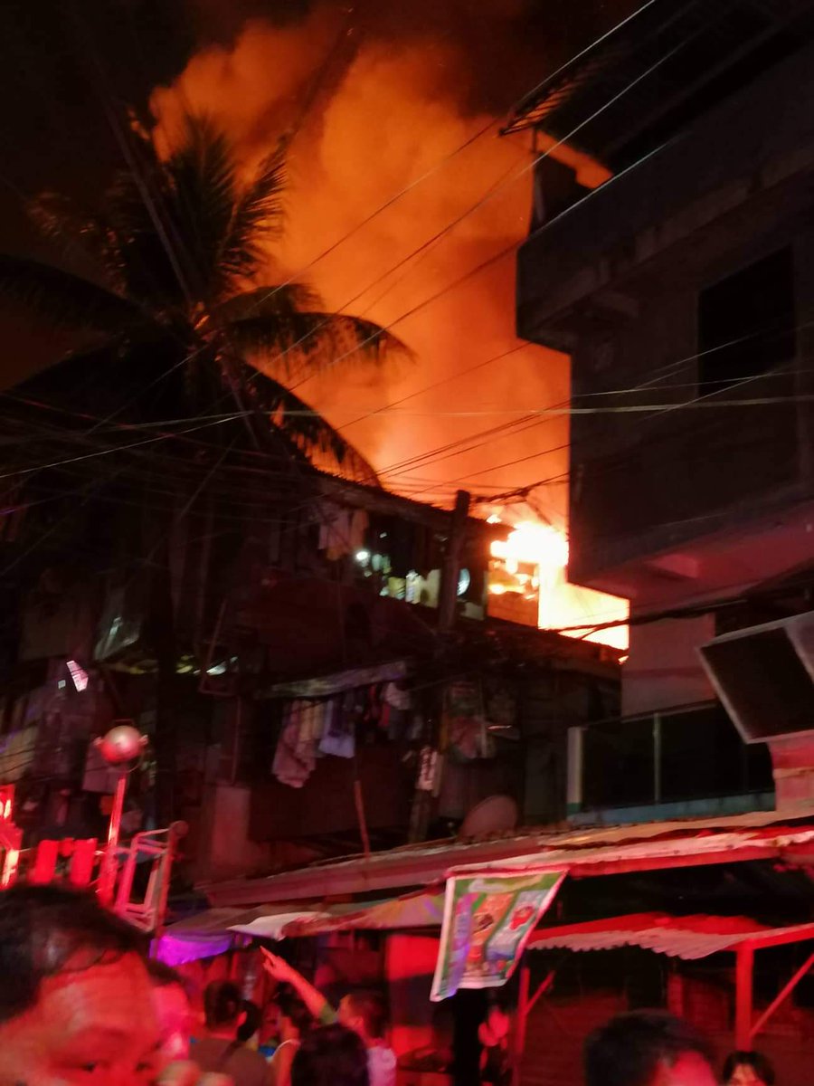 firealertmm's tweet image. 10-70
3rd Alarm to Code 4
Biak na Bato
Manreza,
Quezon City

Involved: Residential/Light Materials 

#FireAlertMetroManila
#Pureforce
#United
#Txtfire
#Federal
#Cougar

📸: Justice 8 &amp;amp; Hulong Duhat FireVolunteer