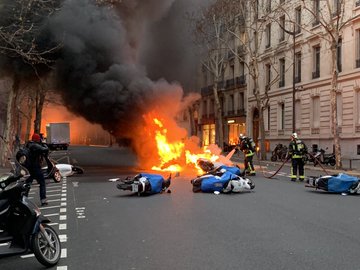 View image on Twitter