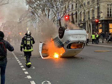 View image on Twitter