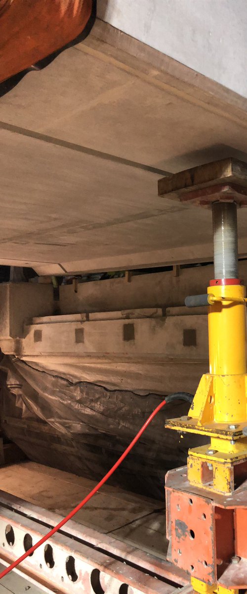 HydraCapsule's tweet photo. Hydraulic bridge jacking and temporary propping for support new installation concrete bridge deck at airport #bridgebearings #bridgejacking #lifting #temporarypropping #propping #props #slimshor #bridgesupport https://t.co/upYaJ2YahA