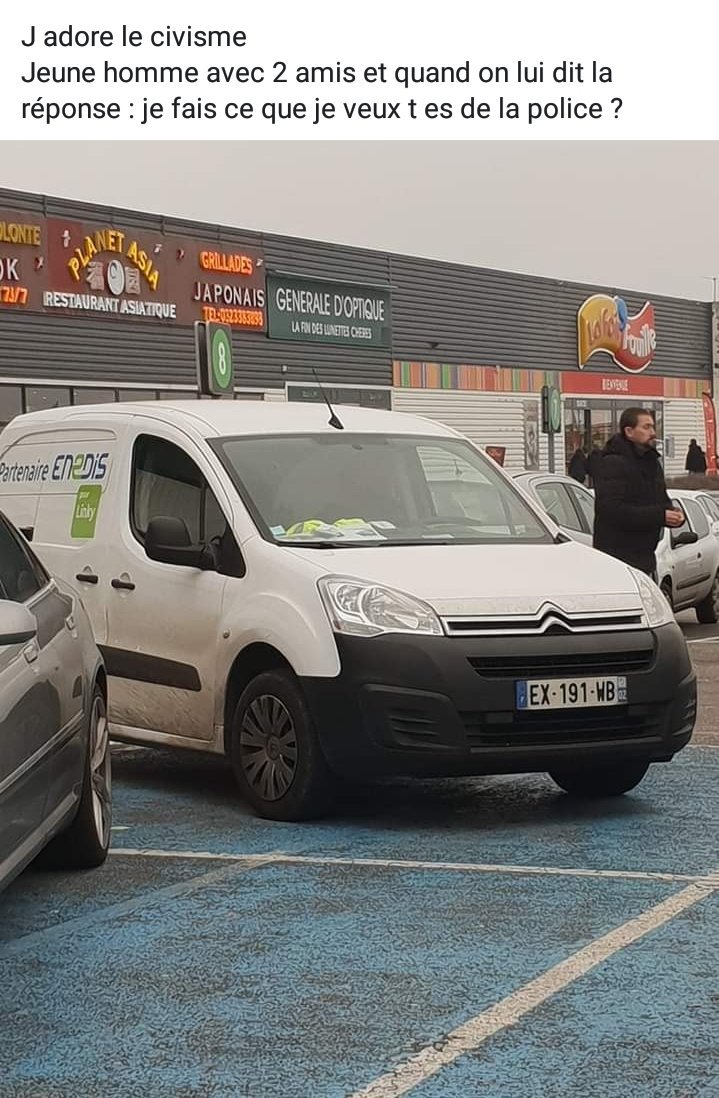 JoLeDejante's tweet photo. @enedis Bonjour je ne savais pas que vous embaucher des handicapés.
@EDFofficiel #Linky @PoliceNationale https://t.co/ADDUkvX7qL
