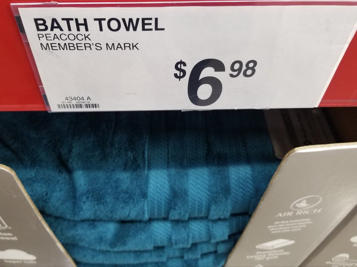 JeffPally's tweet photo. Hmm, I thought that peacocks had a dozen or so colors to them, not just one...please explain??? @doublempeacock??? #TowelShopping #ColorMeCrazy #BlueOnBlue #PalettePondering https://t.co/ss7hPpV2ab