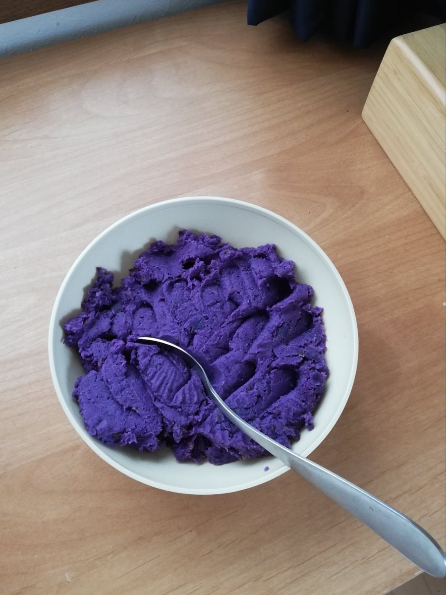 祖母が紫芋でスイートポテトを作ったら完全に魔界の食べ物が出来上がってしまった うちは臓器みたいになった 紫芋美味しいけど見た目がヤバイ Togetter