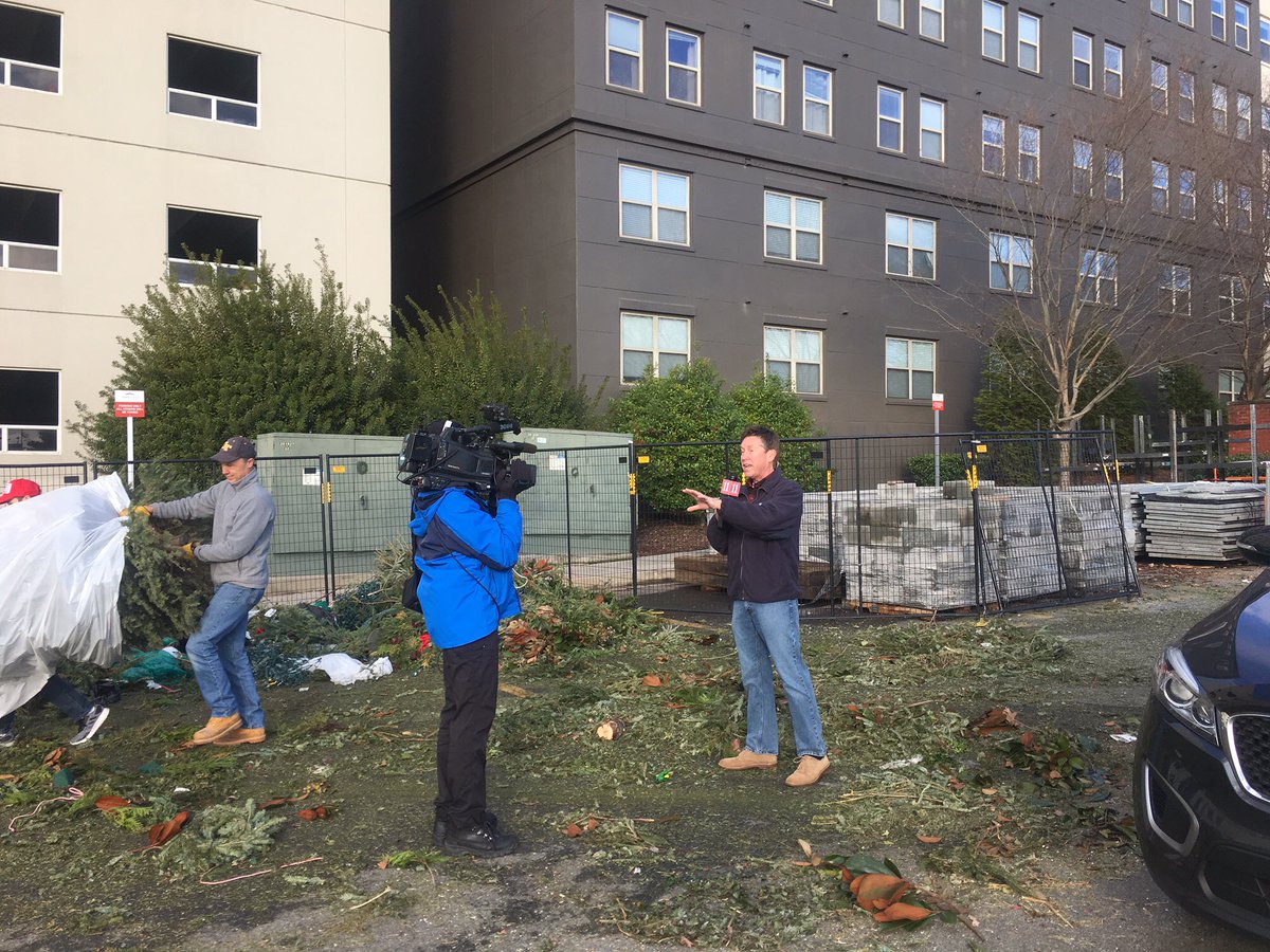 Thanks to our partners at <a href="/11AliveNews/">11Alive News</a> &amp; <a href="/HomeDepot/">The Home Depot</a> for helping us #recycle #ChristmasTrees! #BringOnefortheChipper is happening til 3P today! Thanks, <a href="/ChrisHolcomb/">ChrisHolcomb11Alive</a> &amp; <a href="/kanikagreenlee/">Kanika Greenlee</a>