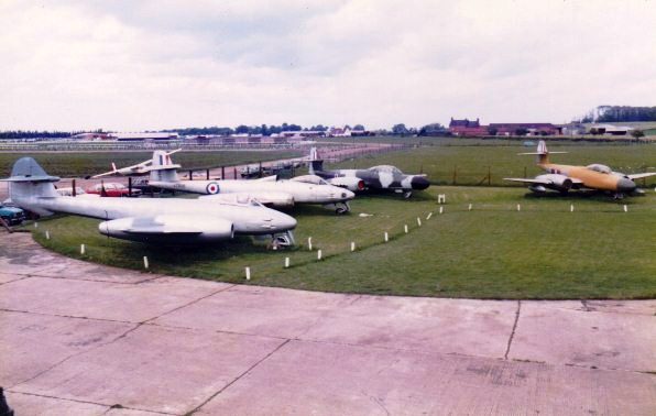 NewarkAirMus's tweet photo. Further to the earlier tweet & R/T here's a view of #MeteorCorner on the #NorthfieldSite circa 1989 - #MeteorF4 #VT229 is pictured left foreground!
Photo credit: #DTEParchive #OneThatGotAway https://t.co/QeFfcPEzAO
