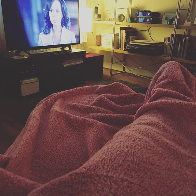 trudyk_ta's tweet image. Favourite blanket and #scandal #stillpoorly #tryingtostayawake