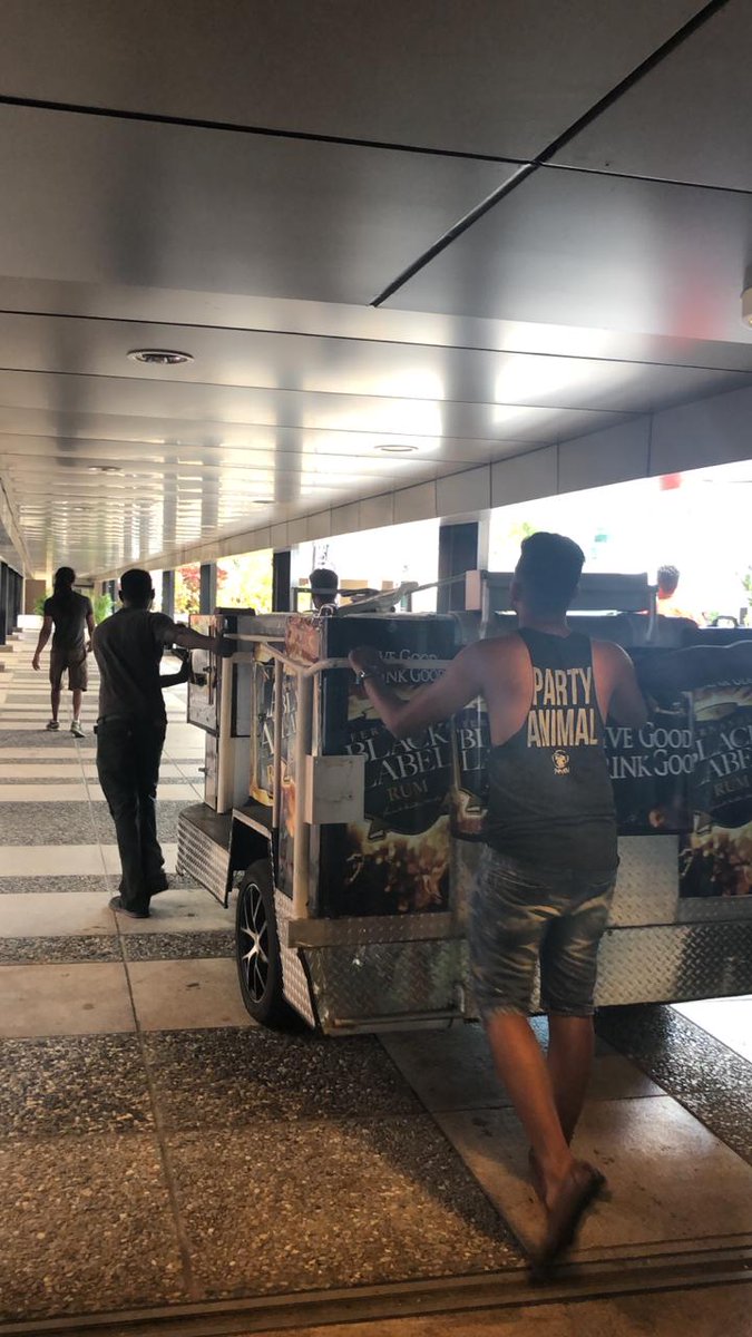 BlackLabelRum's tweet photo. #CurrentSituation: loading up some golden vibes at govt campus plaza! Who jammin in City Cooler Fete tonight ?!
#blacklabelrum #drinkresponsibly https://t.co/nCPvk6Tbm0