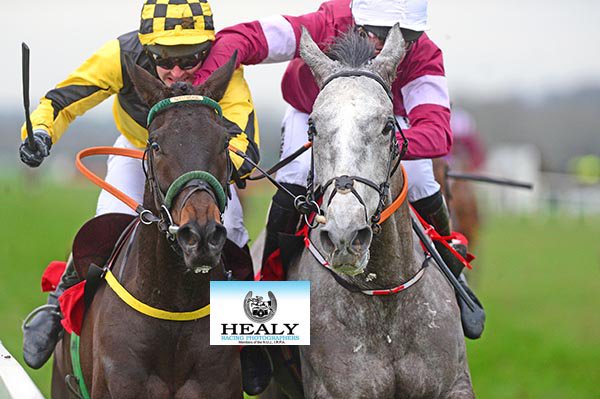 "A tight finish or close riding"...!! Behind The Curtain &amp; Mark O'Hare (left) gets up the inside of Falco De Candale Aa &amp; Barry O'Neill to win <a href="/corkracecourse/">Cork Racecourse</a> for <a href="/tuvastables/">Noel Meade Racing</a> 
(c)healyracing.ie