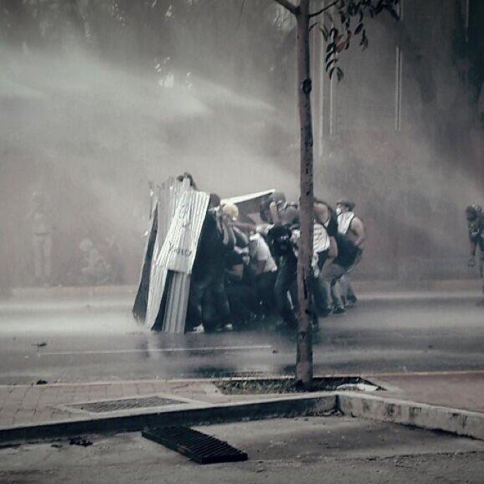 Si a estos héroes no los hubiesen traicionado, hoy ellos serían los presidentes de la Asamblea Nacional.
Maduro tendría 6 años preso, 4 millones no habrían emigrado y 130 estudiantes estarían vivos.