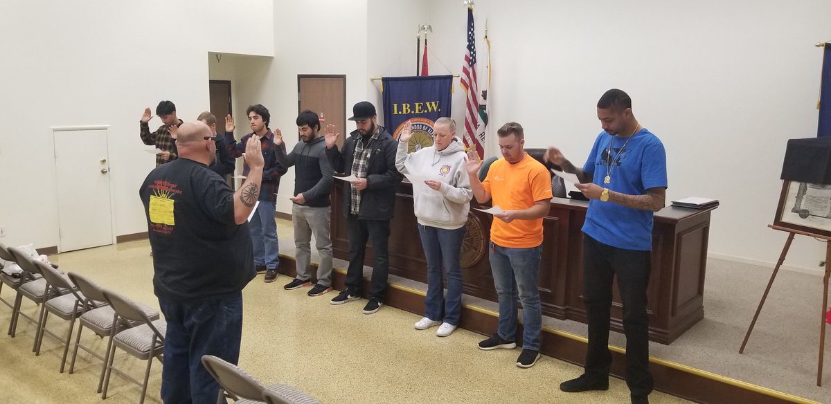 IBEW440's tweet photo. New Brothers and Sisters getting sworn in at last night's GM meeting. Welcome. #IBEW #ibew440 #440strong #440renew #union https://t.co/dxLJxpx8ad