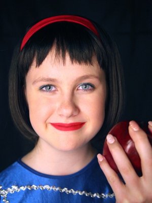 HurstPanto's tweet photo. Post-Xmas depression? We have the perfect antidote! Take the whole family along to see the @HurstPanto production of Snow White on 17/18/19 January &amp; put a smile back on your faces!

Tickets are available on website https://t.co/eyQZA1Voo6 - but hurry they are going fast! https://t.co/aq7bMnul6V