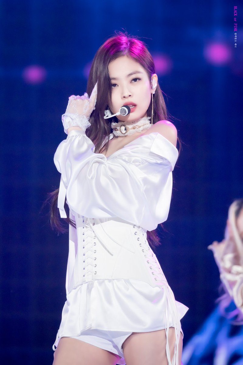 BLACK__or__PINK's tweet photo. 190105 골든디스크어워즈
#블랙핑크 #BLACKPINK #BLΛƆKPIИK #제니 #JENNIE 
(@ygofficialblink ) https://t.co/E8CcLJqYAn