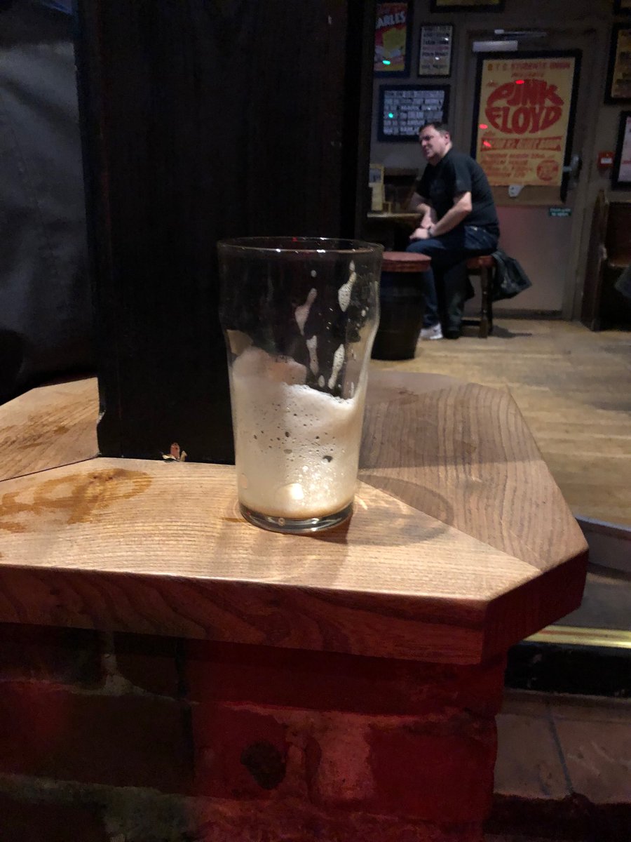 treecourts1's tweet photo. After 3 weeks of Aussie beer my  first proper pint has went down a treat thank ⁦@murderersphil⁩ you can always rely on The Murderers 👍🍺👍🍺 https://t.co/vjpTRq945D