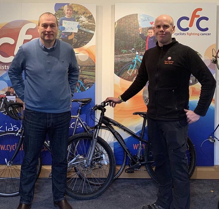 One of our amazing club riders Eugene donating a bike to @CyclistsvCancer today👏🏼👏🏼 Nice one buddy #wlrcc #wlrccfamily #cyclistsfightingcancer #charity