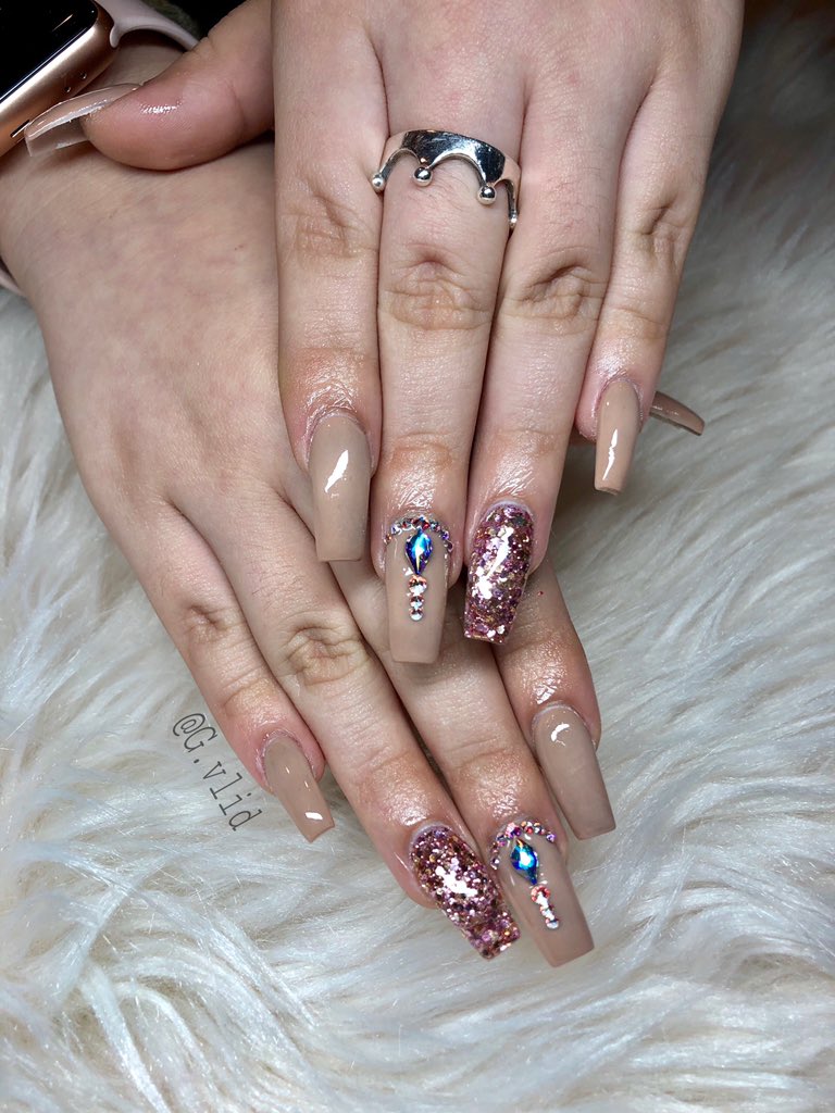 Naildbygigi's tweet photo. TAKE $7 OFF ANY SET WHEN YOU BOOK FOR THE MONTH OF JANUARY ‼️ #nailsofhouston #NailInspo #nailtech #nailideas https://t.co/KjZQr8h51a