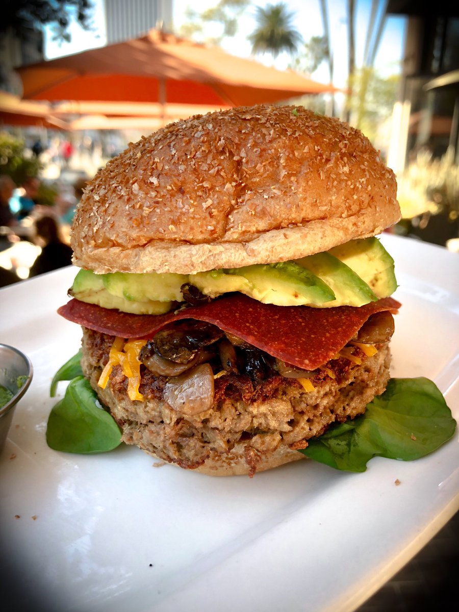 Innovative. Mess-free. Delicious. 
Have you tried the Slice yet? 🍅 
#SliceofSauce #ANewWayToSauce