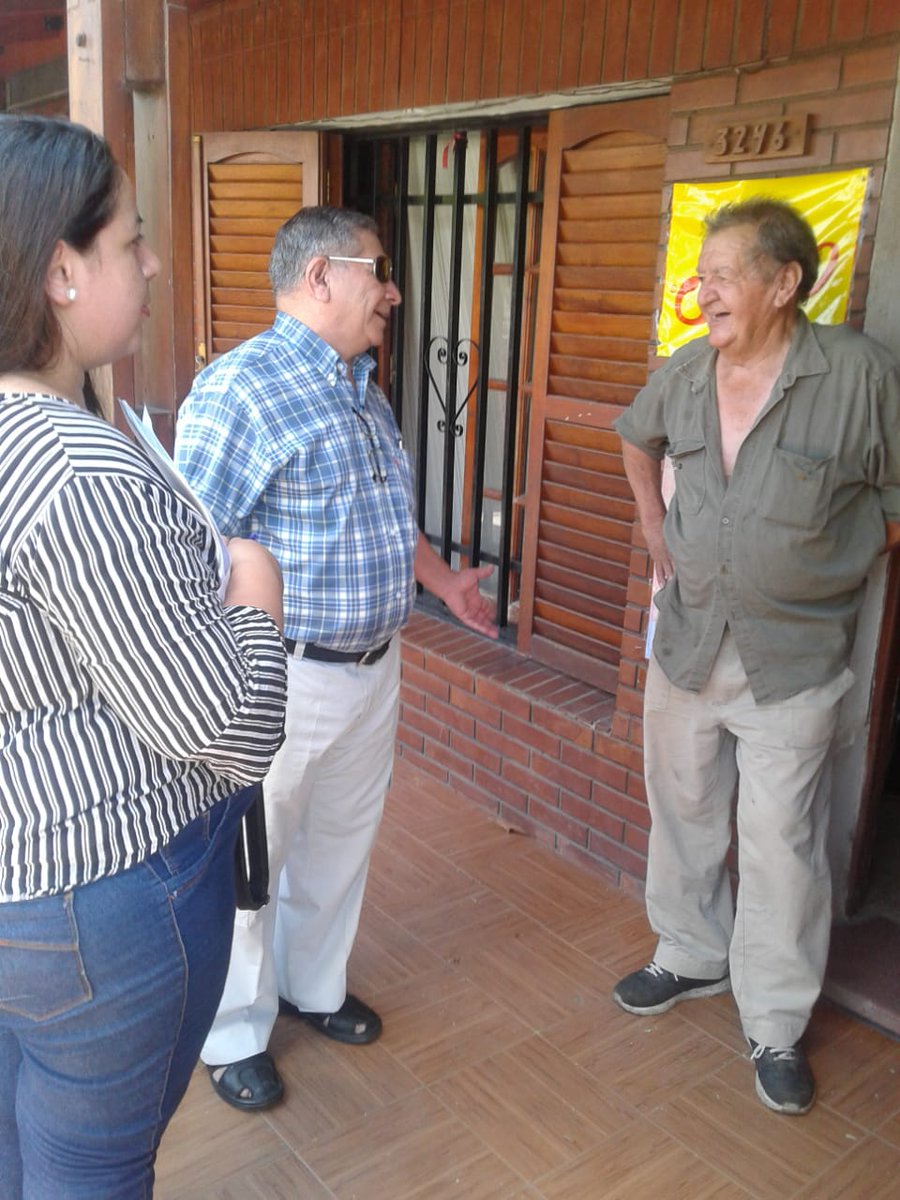 CarlosMaizon's tweet photo. Hoy salimos a escuchar a distintos vecinos de la 13, ellos nos comentaban la problemática que venimos heredando del gobierno de UPC como la luz, el agua y sobre todo la inseguridad, creemos que con @ramonjmestre vamos a lograr la Córdoba que nos merecemos! #SomosBarrio https://t.co/QNxBHsdWQk
