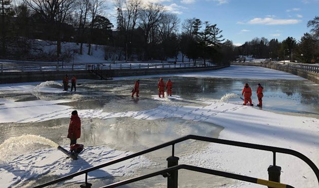 ICYMI: Rideau Canal will be closed at 11 p.m. Saturday due to milder weather bit.ly/2Ts8UXa https://t.co/5WRdyFw5pS