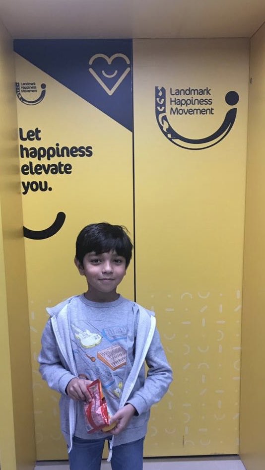 shailen_kaushik's tweet photo. Advit Kaushik grade 4 of @DxbModern #XmasShadowing with @dhirendrakaush4 in @landmarkstores and learn about designing shoes @GMA_Primary @rahatn @sumnasaud @KNargish https://t.co/dYvr3t3aP4