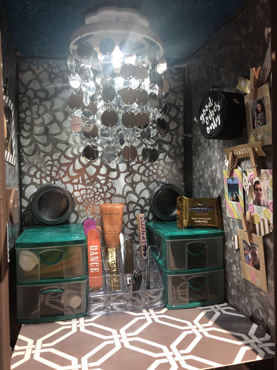 BarrenCenter's tweet photo. Telecommunicator Williams needed a locker remodel and she got it! We brought a little bit of home into a space she can retreat to! Happy, healthy dispatchers are what we’re about! #bmecc #mentalhealth #lockersmatter #reallytheydo #beforeandafter #dispatcher #lockerdesign https://t.co/JOSp2i9Eo7