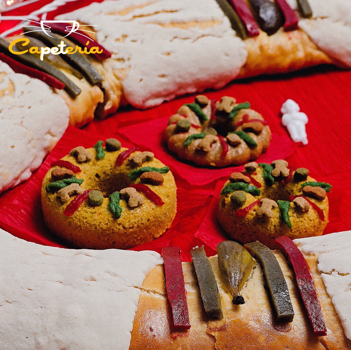 capeteria's tweet photo. 🤴🏻🤴🏽🤴🏿¡No te quedes sin probar la #RoscadeReyes de la #Capetería! Si apartas una mediana o una grande, la de tu #mascota es gratis. 🤴🏻🤴🏽🤴🏿 📍43 Poniente 905, Huexotitla. 😊    Pídela rellena de Nutella, Queso con Zarzamora, Queso con Cajeta, Crema Pastelera o Clásica sin relleno. https://t.co/5hAcre85F8