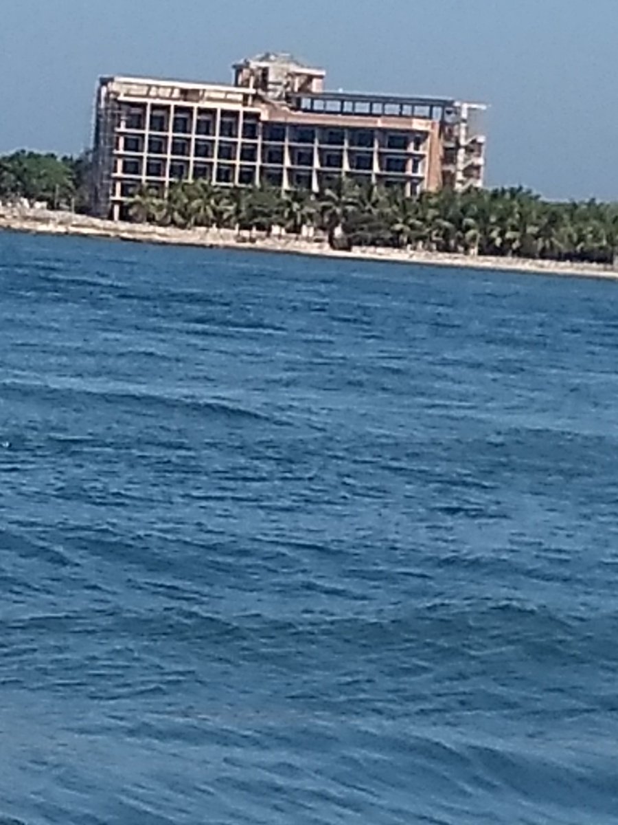 MarthaarrazolaP's tweet photo. Edificio en Tierra Bomba?? Hotel? Quién daría el permiso? #Cartagena https://t.co/XEEfAH6ffu