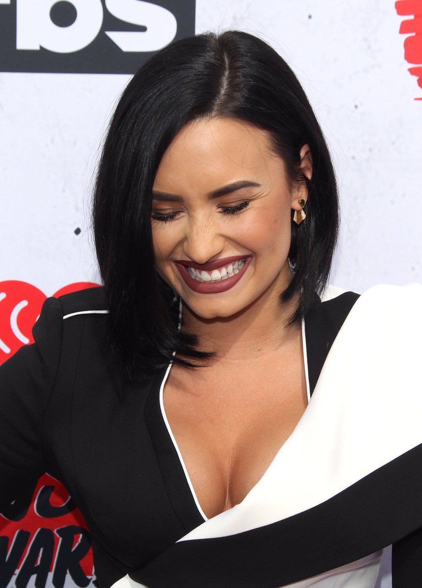 mutfandom's tweet image. demetria devonne lovato (1992)