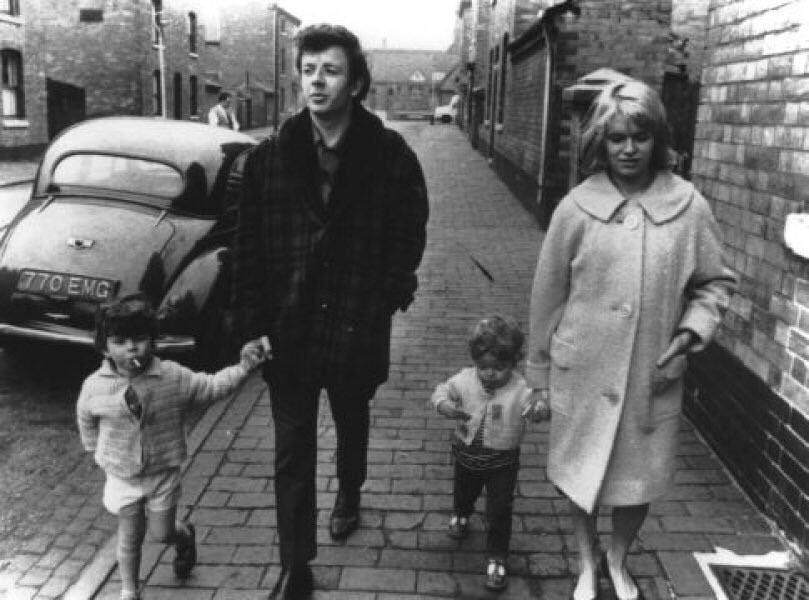 SocialistVoice's tweet photo. 1966: Cathy Come Home portrayed ordinary life after 13 years of the Tories. Labour, elected in 1964, had a huge task on its hands
2016: I, Daniel Blake portrayed ordinary life after 6 years of the Tories
Both films expose the same social problems, which still exist in 2019 https://t.co/fiPsYkOrCA