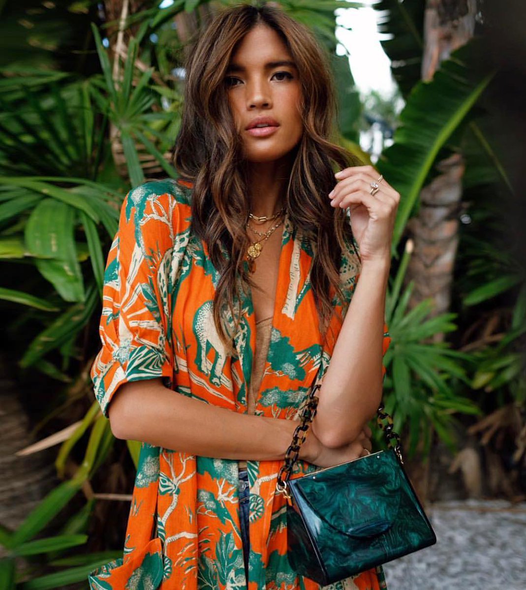 .<a href="/rockybarnes/">Rocky Barnes</a> with the Triangle Bag in Emerald 🌴