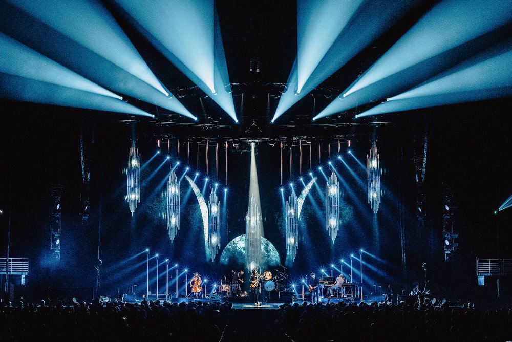 LivewireDesign's tweet image. @LivewireDesign offers A.V.L. support for dj's who want to go #AboveAndBeyond.