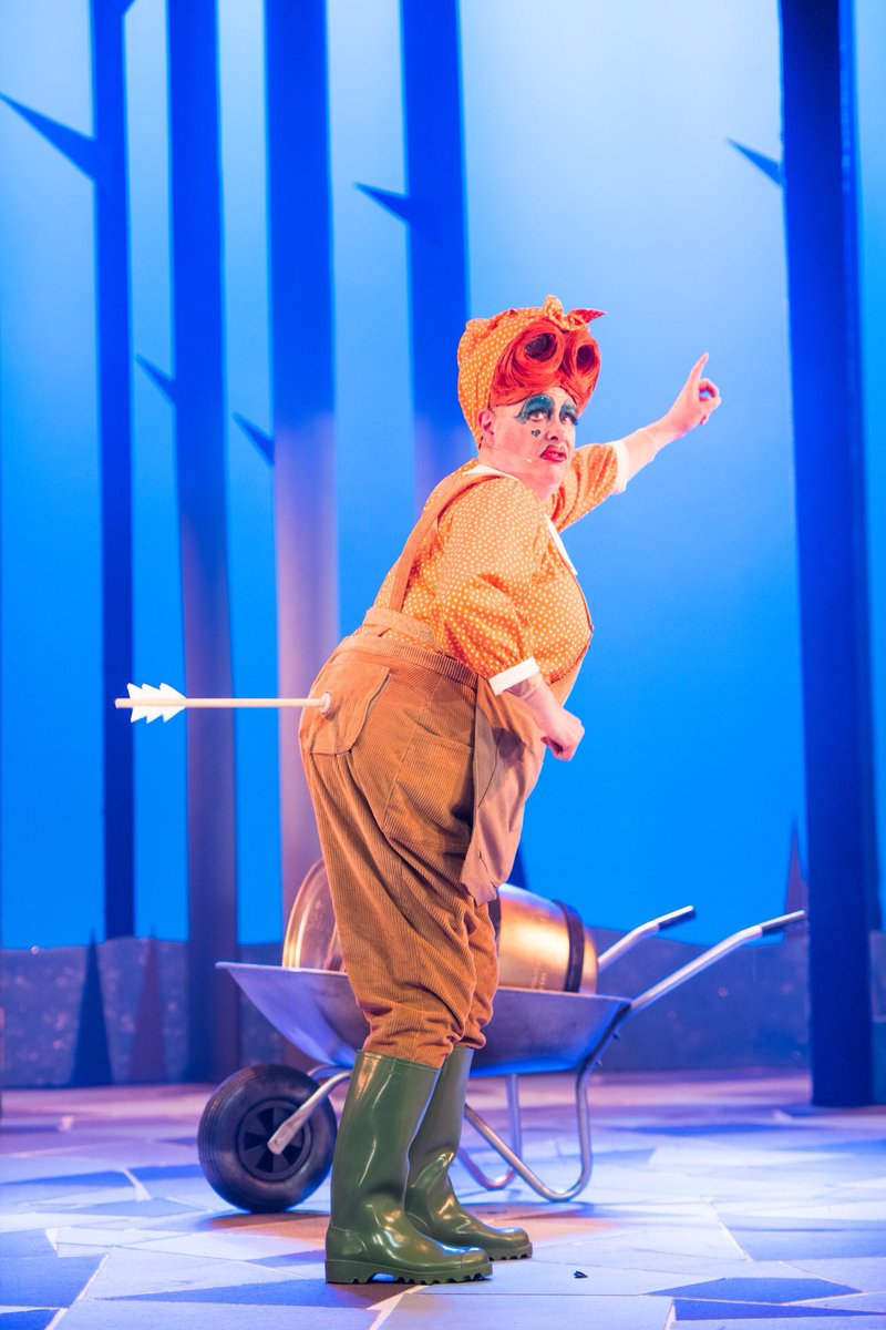 HunterJbarrie's tweet photo. Final outing for Sassy McFunnywummin and that arrow in her bahookie. Very proud of what we have all achieved here @HorsecrossPerth . #SnowWhite7Dames #PerthPanto DREAM TEAM!! https://t.co/dnRw3LF2pc