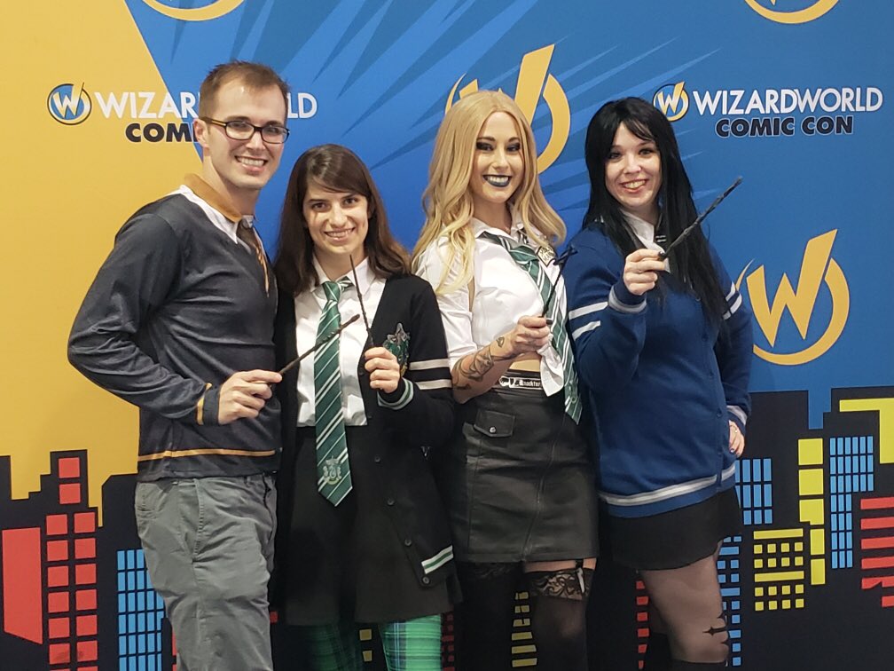 chiappetta_mary's tweet photo. Hogwarts alumni representing at #WizardWorldNOLA 😍 https://t.co/5ucgunuoOe