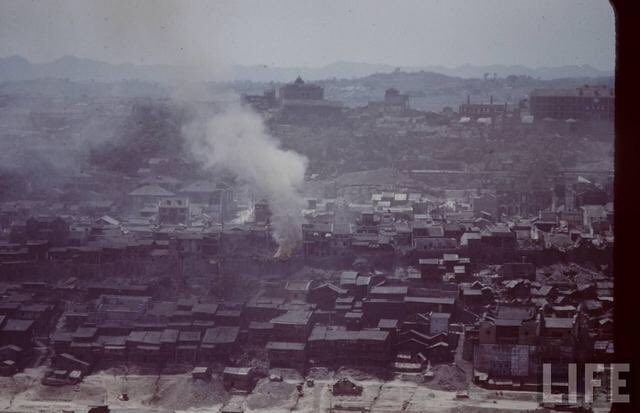 Chongqing was the wartime capital of WW2 China after Imperial Japanese Army captured capital Nanking and committed Nanking Massacre. From 18 Feb 1938 to 23 Aug 1943, Chongqing was target of Japanese terror bombing. Few buildings survived. Photo by American journo 4 Life magazine