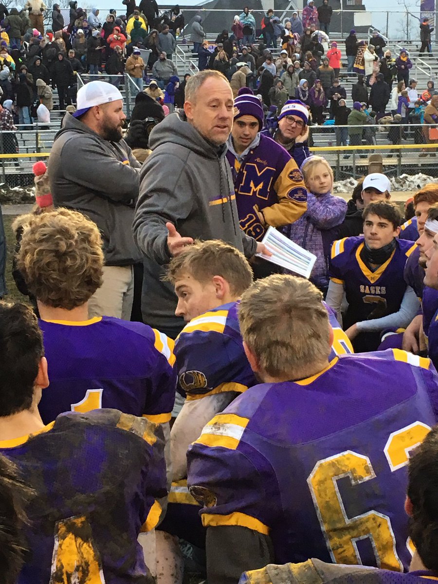SagesAthletics's tweet photo. Congratulations to Coach Welter for being selected by the @fnfcoaches board as the 2018 FNF Coaches Magazine Coach of the Year for Illinois! FNF selects 1 individual from each of the 50 states! 
This is the only print magazine in the country dedicated to HS FB coaches! #GoSages https://t.co/ccGacxHl9B