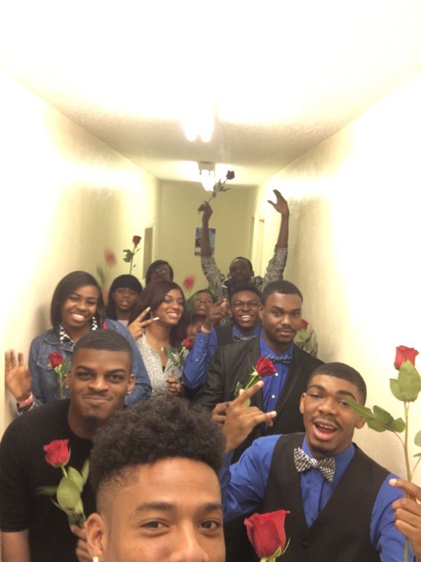 DramaticMadison's tweet image. Can my granny get some love she made 100 years this year ❤️🤞🏾