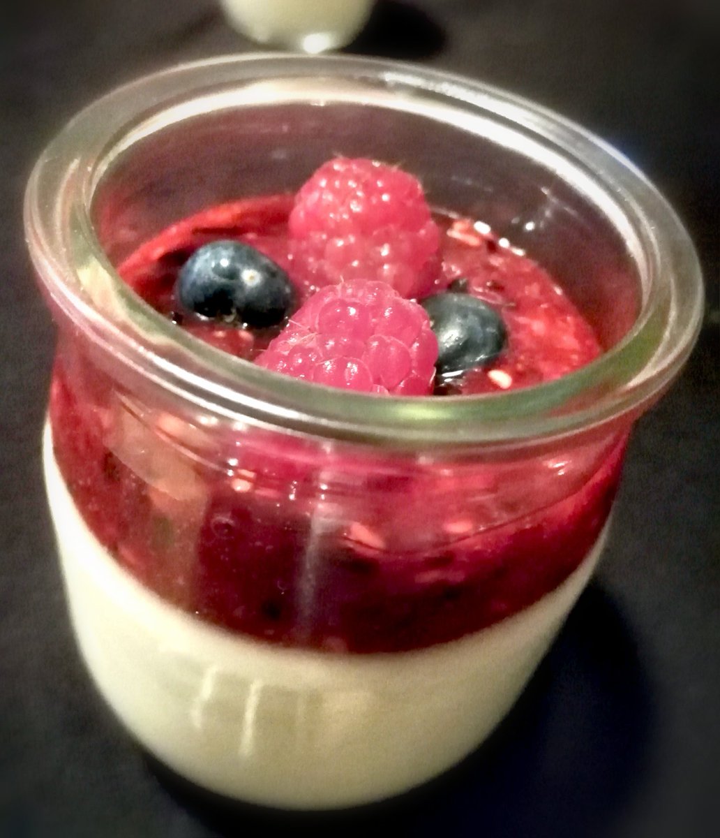 FunFoodTravelli's tweet photo. #SometimesYouHaveTo eat Panna Cotta😉
#homemade #foodblogger #funfoodtravelling #ourrecipe https://t.co/CcN140v62u