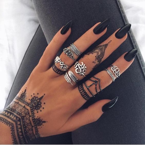 60 Stylish Finger Tattoos that are Full of Creativity in 2022